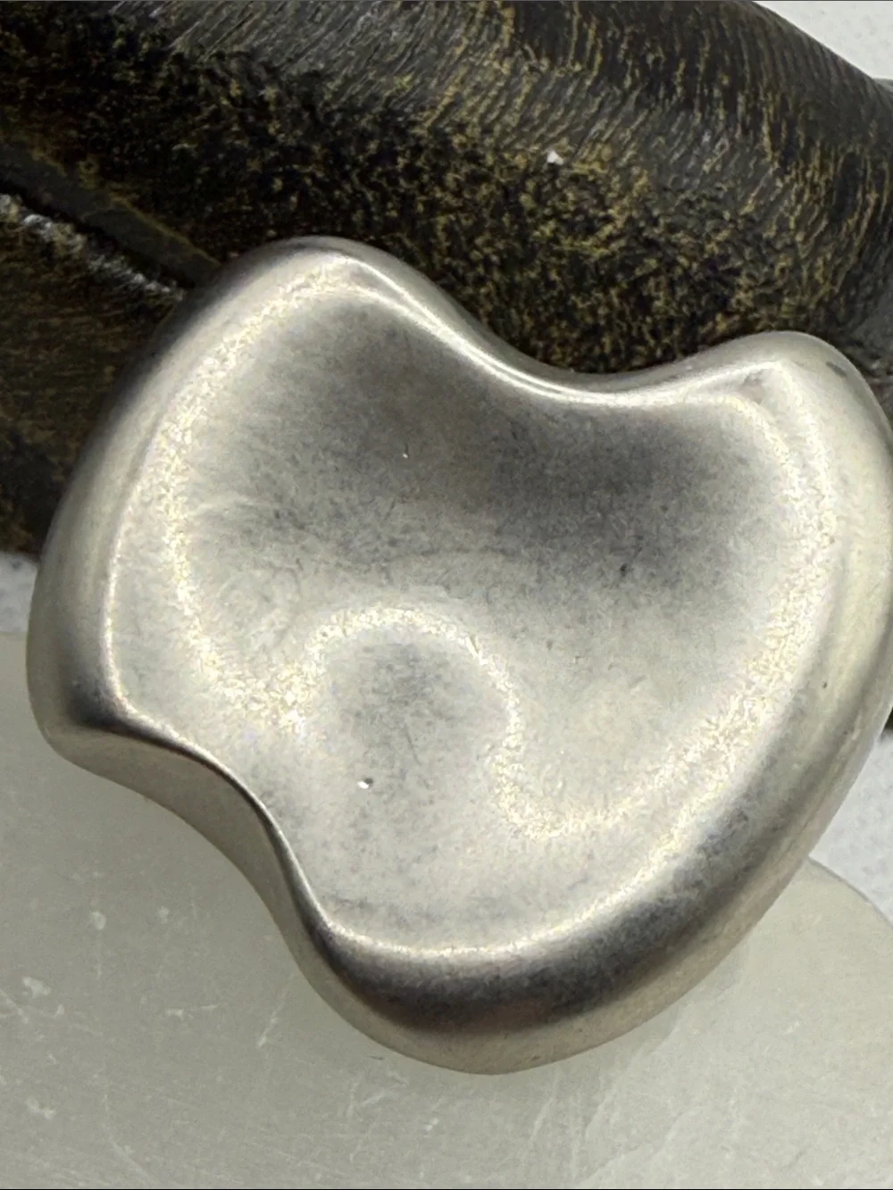 Contemporary modern huge Silver-Tone Abstract Ring Sz 9.5 unusual bean